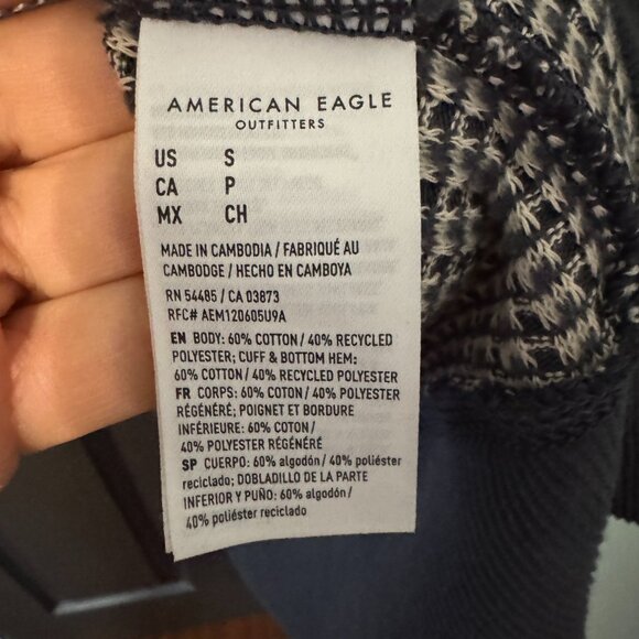 NWOT American Eagle Lightweight Stripe Sweater Blue White Small - Picture 3 of 4